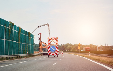 Организация работ кранами в условиях дорожного движения (на проезжей части)
