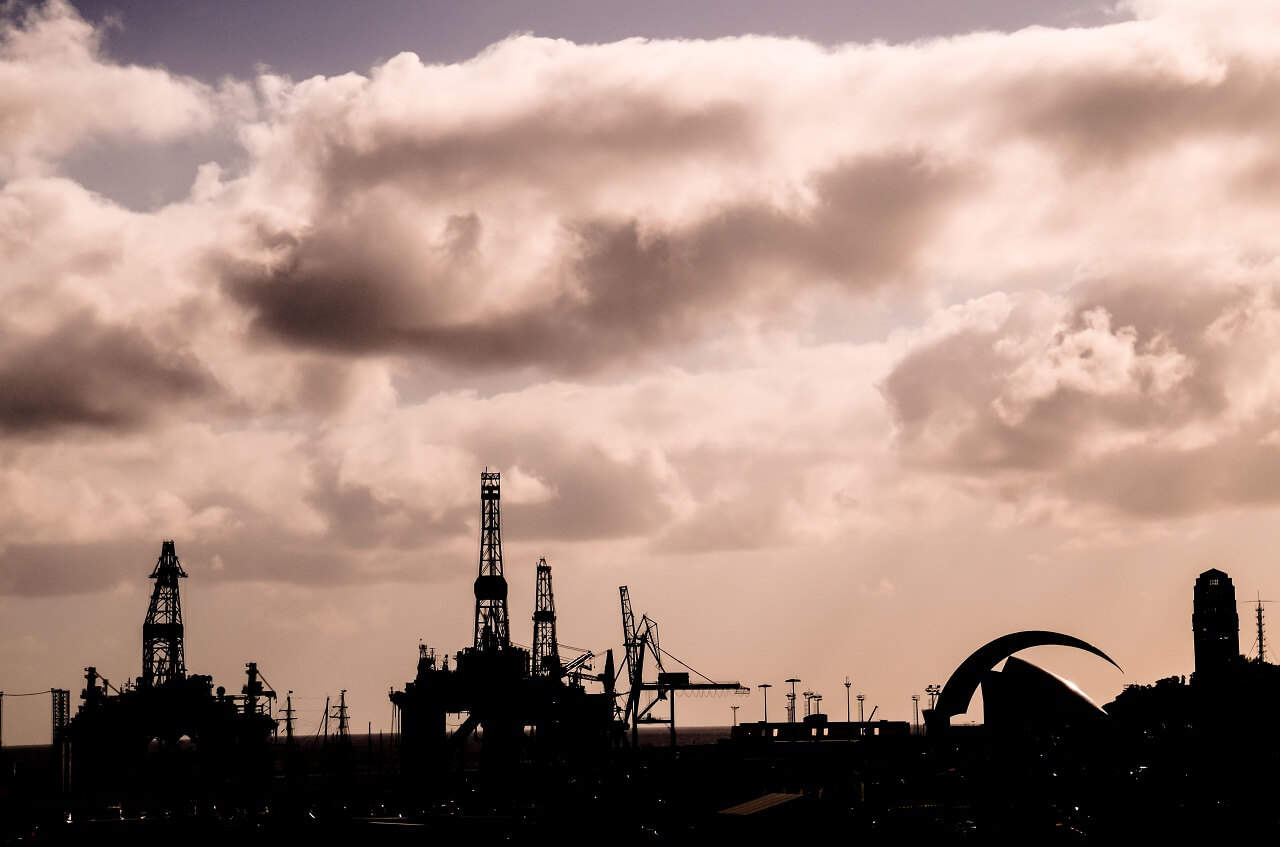 Гусеничный кран в нефтегазовой промышленности